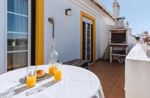 Praia de Santa Cruz Apartamento | Apartamento Miramar - Piscina e BBQ