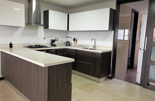 El Castillo Apartamento | Apartamento moderno con piscina y espectacular vista en todo el barrio poblado