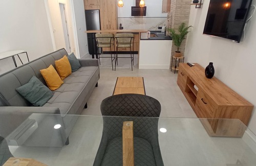 Distrito Noroeste Apartamento | Apartamento moderno junto a la estación de tren