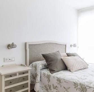 Gijon-Este Apartamento | Apartamento moderno y cálido a 9 min de la playa