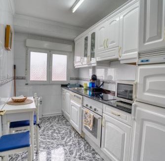 Distrito Llano Apartamento | Apartamento Muy Amplio, con WiFi y a 12 Minutos del Centro