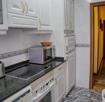 Distrito Llano Apartamento | Apartamento Muy Amplio, con WiFi y a 12 Minutos del Centro