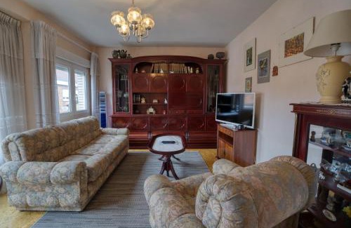 Distrito Llano Apartamento | Apartamento Muy Amplio, con WiFi y a 12 Minutos del Centro