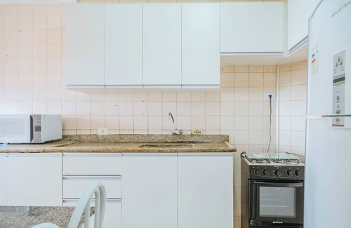 Jardim Sao Miguel Apartamento | Apartamento espaçoso e aconchegante no Guarujá
