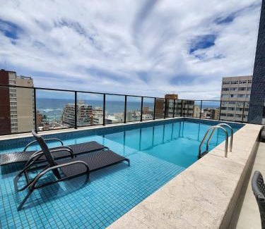Pituba Apartamento | Apartamento novinho em ótima localização, bem próximo à praia e a diversos serviços.