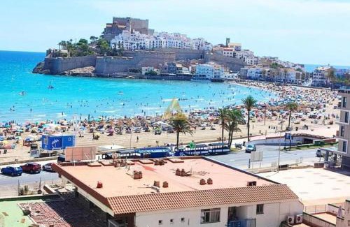 Peñíscola Apartamento | APARTAMENTO NUEVO CÉNTRICO en PRIMERA Línea de playa con vistas al Mar, Piscina, aire acondicionado y wifi
