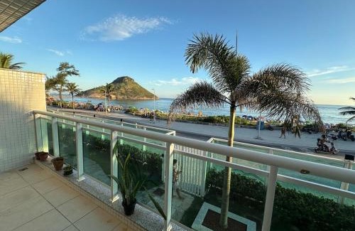Recreio dos Bandeirantes Apartamento | Apartamento Pé na areia na praia, Rio de Janeiro