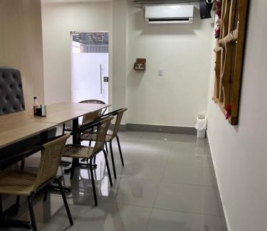 Palmira Apartamento | Apartamento para máx 5 personas, habitación privada con cama doble , habitación abierta con camarote y sofá cama, comodo, bonito, central, bien ubicado, en el centro de palmira