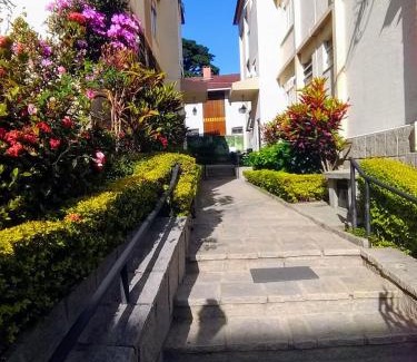 Teresopolis Apartamento | Apartamento para suas férias próximo a avenida, localizado no 3 pavimento em prédio sem elevador