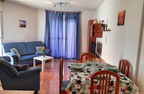 Castell de Ferro Apartamento | Apartamento playero con vistas a la montaña