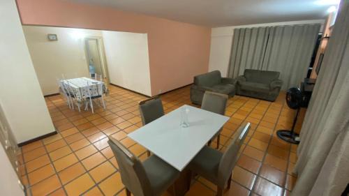 Ilheus Apartamento | Apartamento Renoir - único por andar, 2 vagas de garagem e piscina - Centro