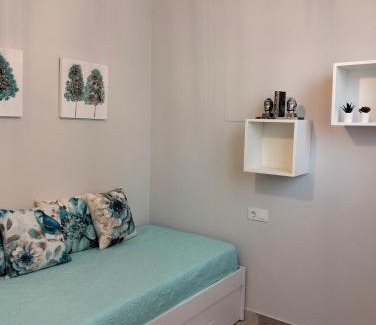 Aguilas Apartamento | APARTAMENTO SOL - 2 apartamentos céntricos juntos cerca de la playa, ideales para grupos grandes