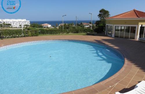 Alporchinhos Apartamento | Apartamento T1 com vista mar perto da Praia N.ª Sra. da Rocha