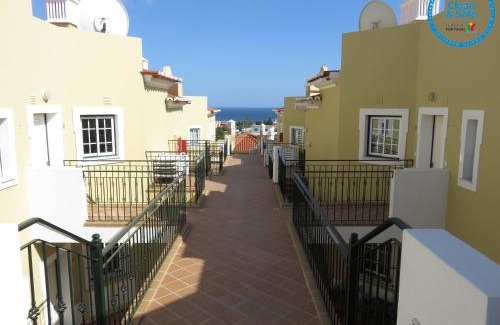 Alporchinhos Apartamento | Apartamento T1 com vista mar perto da Praia N.ª Sra. da Rocha