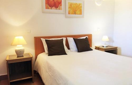 Telheiro Apartamento | Apartamento T1 em Lagos com piscina e garagem