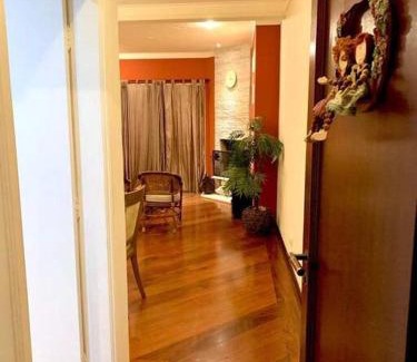 Vila Inglesa Apartamento | Apartamento Tranquilo com Linda Vista Para Jardim!