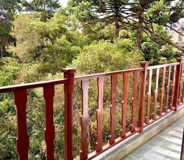 Vila Inglesa Apartamento | Apartamento Tranquilo com Linda Vista Para Jardim!