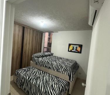 Valledupar Apartamento | Apartamento vallenato en Entresierras, 3 HAB- AC, confort