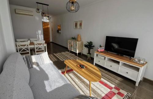 Vera Apartamento | Apartamento VeraTespera - Cerca de la Playa con WiFi, Piscina y Ocio Familiar