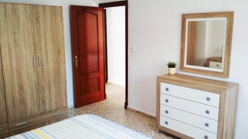 Rota Apartamento | APARTAMENTO VILLA DE ROTA - VISTA MAR, 135m2, Terraza, SAT TV y más