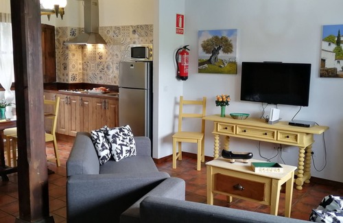 Tarano Cabaña | Casa rural con jardín y jacuzzi exterior privado Peña Santa