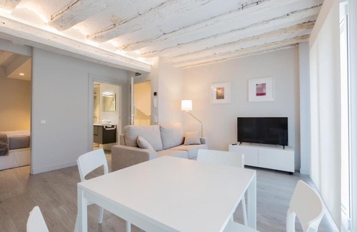 Tudela Apartamento | APARTAMENTOS TURISTICOS - PAPEL ARMADO - Calle Caldereros 33