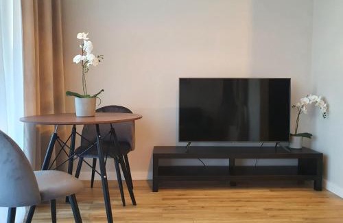 Brynow Apartamento | Apartamenty Ceglana Park -parking w hali garażowej- piękne nowe osiedle