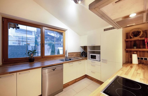 Cornedo All'isarco Apartamento | Apartamento "Huck" con vistas a la montaña, balcón y Wi-Fi