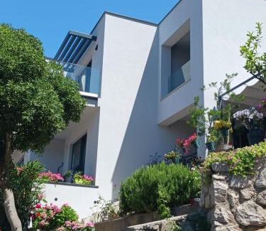 Rabac Apartamento | Apartement Mirella 2 "Your romantic sea-view escape in the heart of Rabac"