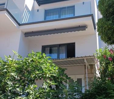 Rabac Apartamento | Apartement Mirella 2 "Your romantic sea-view escape in the heart of Rabac"