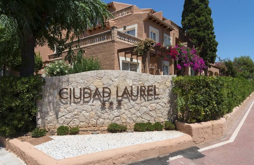 Son Servera Apartamento | Aparthotel Ciudad Laurel