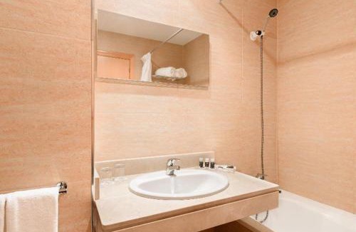 León Hotel | Aparthotel Exe Campus San Mamés
