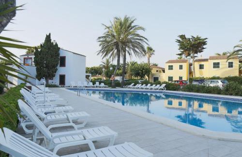 Cala'n Bosch Apartamento | Aparthotel FLORA PARK & AQUAROCK
