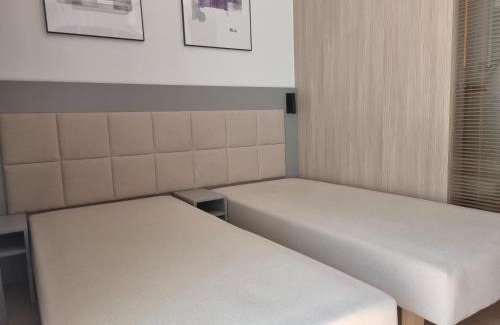 Wola Apartamento | Aparthotel in Warsaw very close to the city center, free underground parking, WiFi, air conditioning, balcony