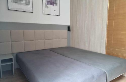 Wola Apartamento | Aparthotel in Warsaw very close to the city center, free underground parking, WiFi, air conditioning, balcony