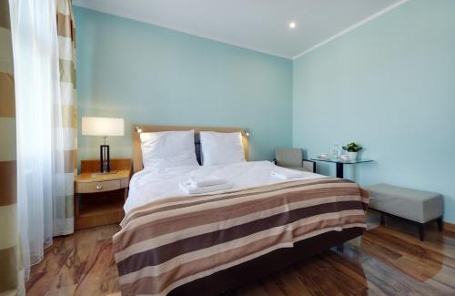Katowice Apartamento | ApartHotel Katowice - Deluxe Rooms with King Beds, City Center, Free Wifi!