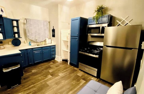 Huntington Apartamento | Aparthotel: Lopsy Blue -by Arena/Marshall/Hospital