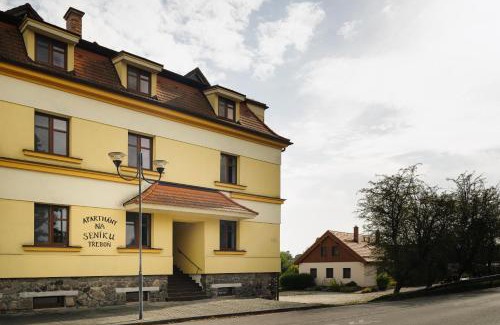 Trebon Apartamento | Apartmány Na Seníku
