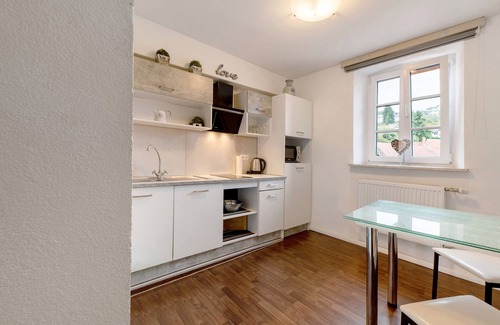 Thaleischweiler-Froschen Apartamento | Apartment '10' with Shared Garden and Wi-Fi