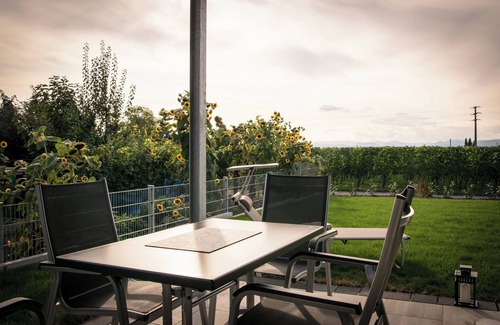 Oberrotweil Apartamento | Apartamento 'Südgarten' con vistas a la montaña, terraza privada y Wi-Fi