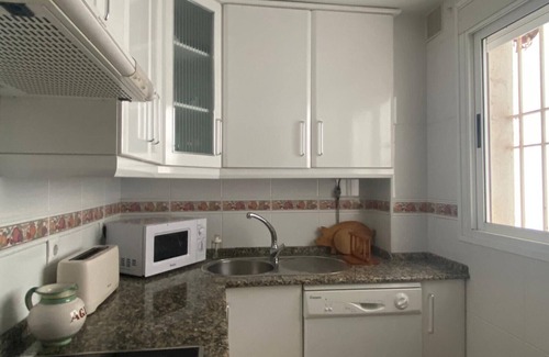 Valdelagrana Apartamento | Apartment 'Valdelagrana Playa Y Piscina' with Shared Pool, Private Terrace and Wi-Fi