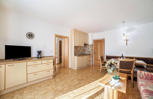 San Leonardo in Passiria Apartamento | Apartamento "Residencia Pichler 2" con vistas a la montaña, balcón y Wi-Fi