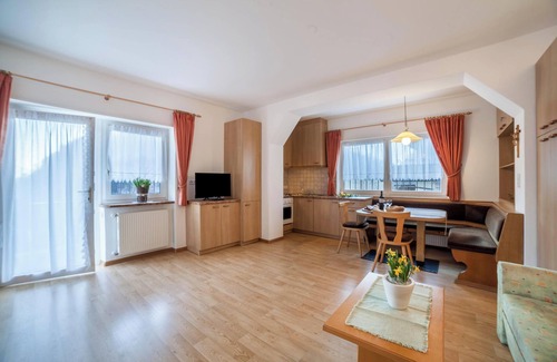 San Leonardo in Passiria Apartamento | Apartamento 'Residence Pichler 6' con vistas a la montaña, terraza y Wi-Fi