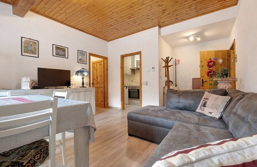 Brentonico Apartamento | Apartamento 'San Valentino' con vistas a la montaña, jardín compartido y Wi-Fi