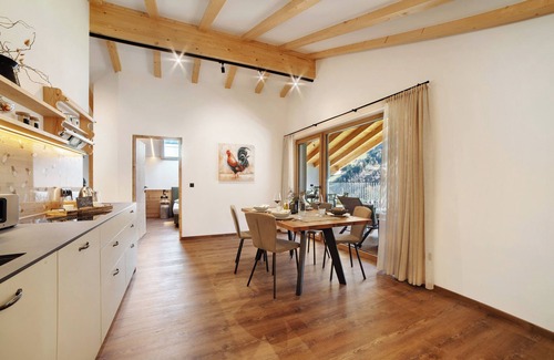 San Leonardo in Passiria Apartamento | Apartamento 'Federleicht' con vistas a la montaña, terraza privada y Wi-Fi