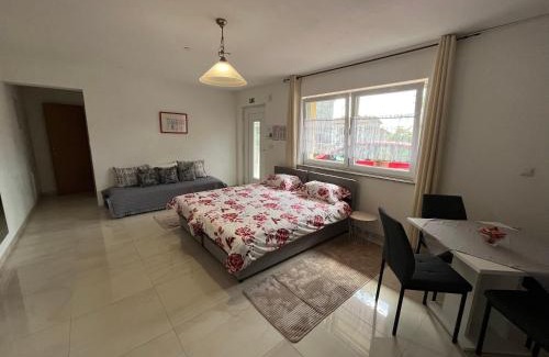 Postojna Apartamento | Apartma Azurre