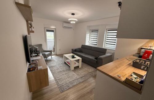 Novi Grad Sarajevo Apartamento | APARTMAN DBR -Dobrinja Sarajevo-FREE GARAGE