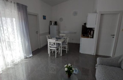 Baska Voda Apartamento | Apartman Dino