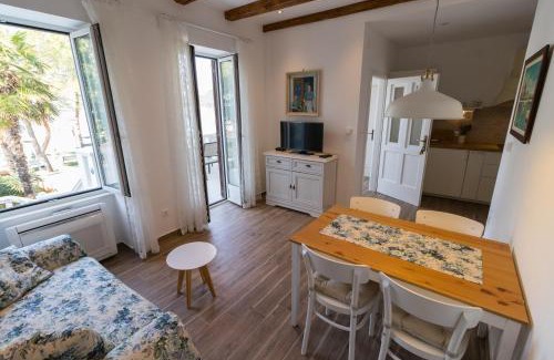 Njivice Apartamento | Apartman Hrabrić 2