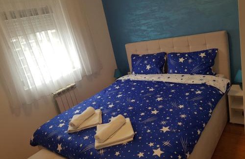 Kraljevo Apartamento | Apartman KEJ BLUE free parking